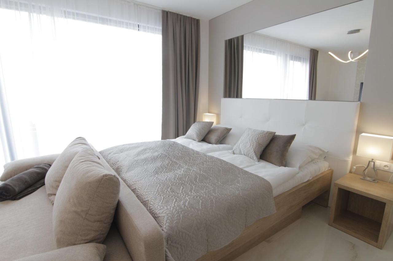 Apartmany Rose ميكولوف المظهر الخارجي الصورة