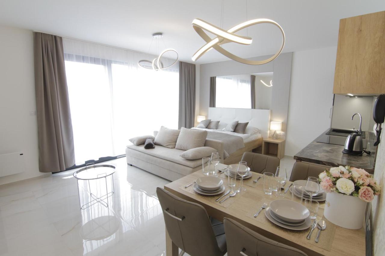 Apartmany Rose ميكولوف المظهر الخارجي الصورة
