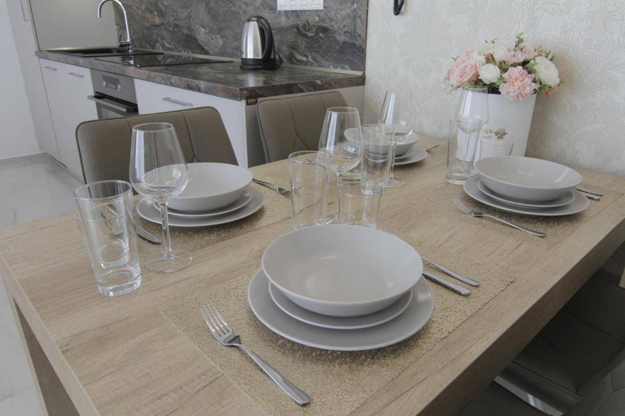 Apartmany Rose ميكولوف المظهر الخارجي الصورة