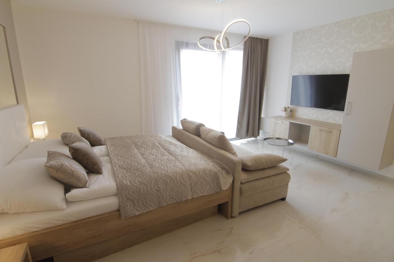 Apartmany Rose ميكولوف المظهر الخارجي الصورة